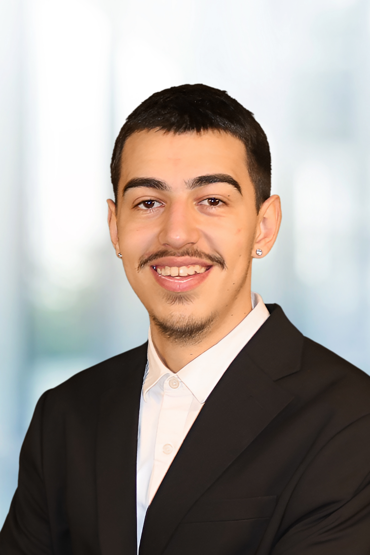 Anid Dzeladini Kaufmännischer Praktikant