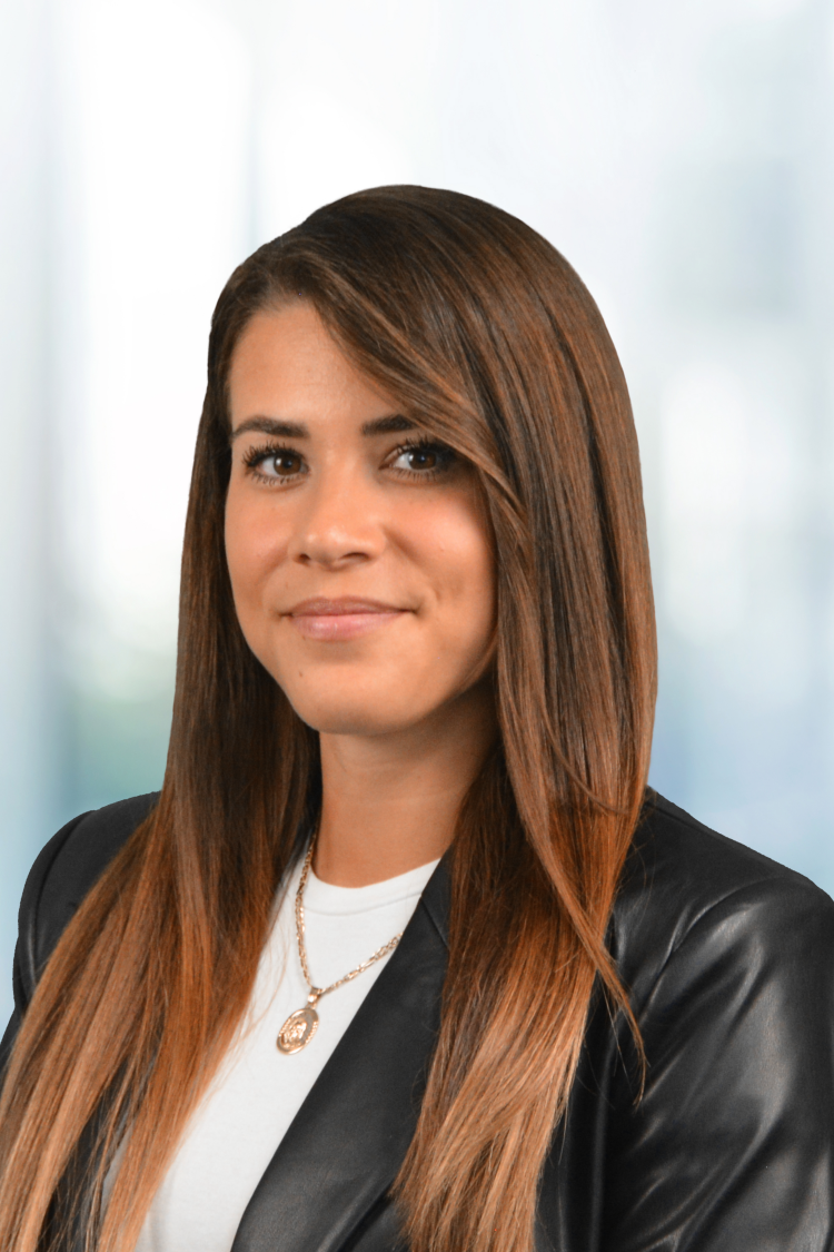 Emily Aloise Leiterin Administration