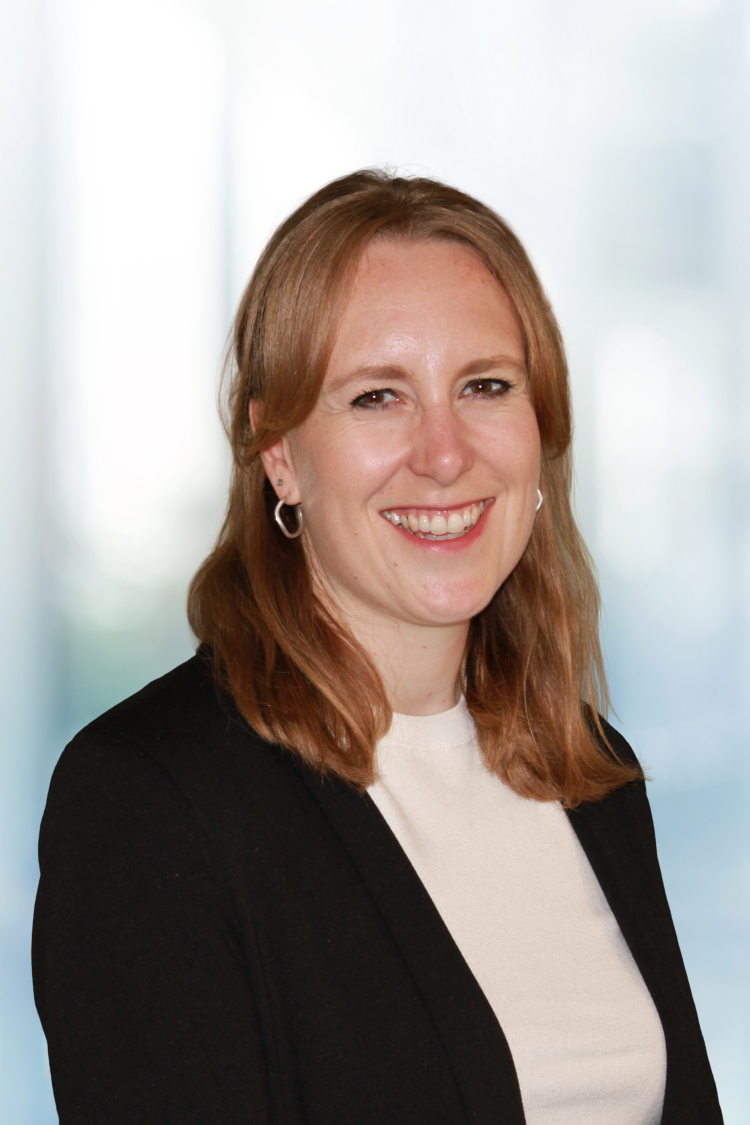 Emily Aloise Leiterin Administration